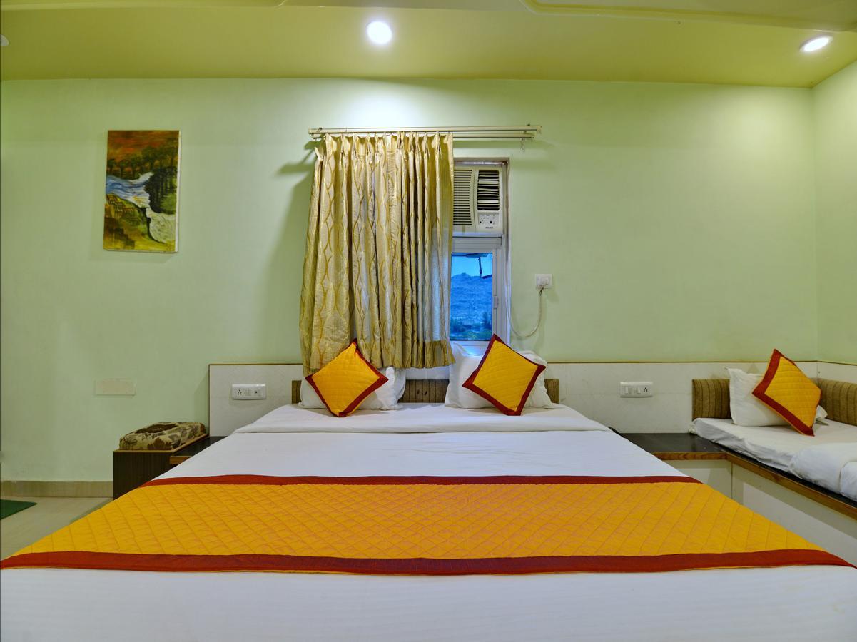 Oyo 2061 Hotel New Holiday Inn 阿杰梅尔 外观 照片