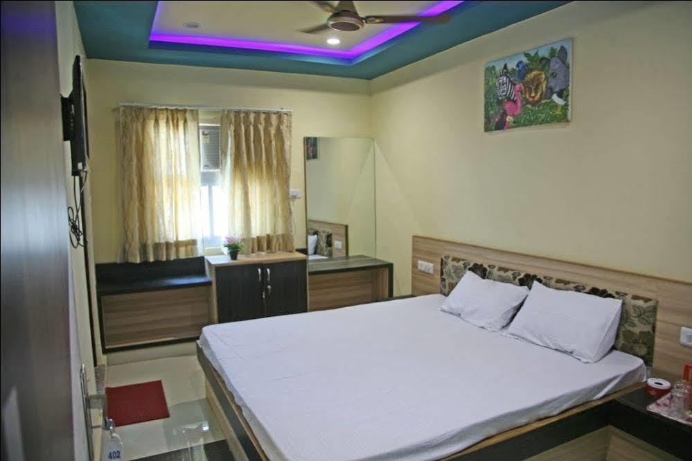 Oyo 2061 Hotel New Holiday Inn 阿杰梅尔 外观 照片