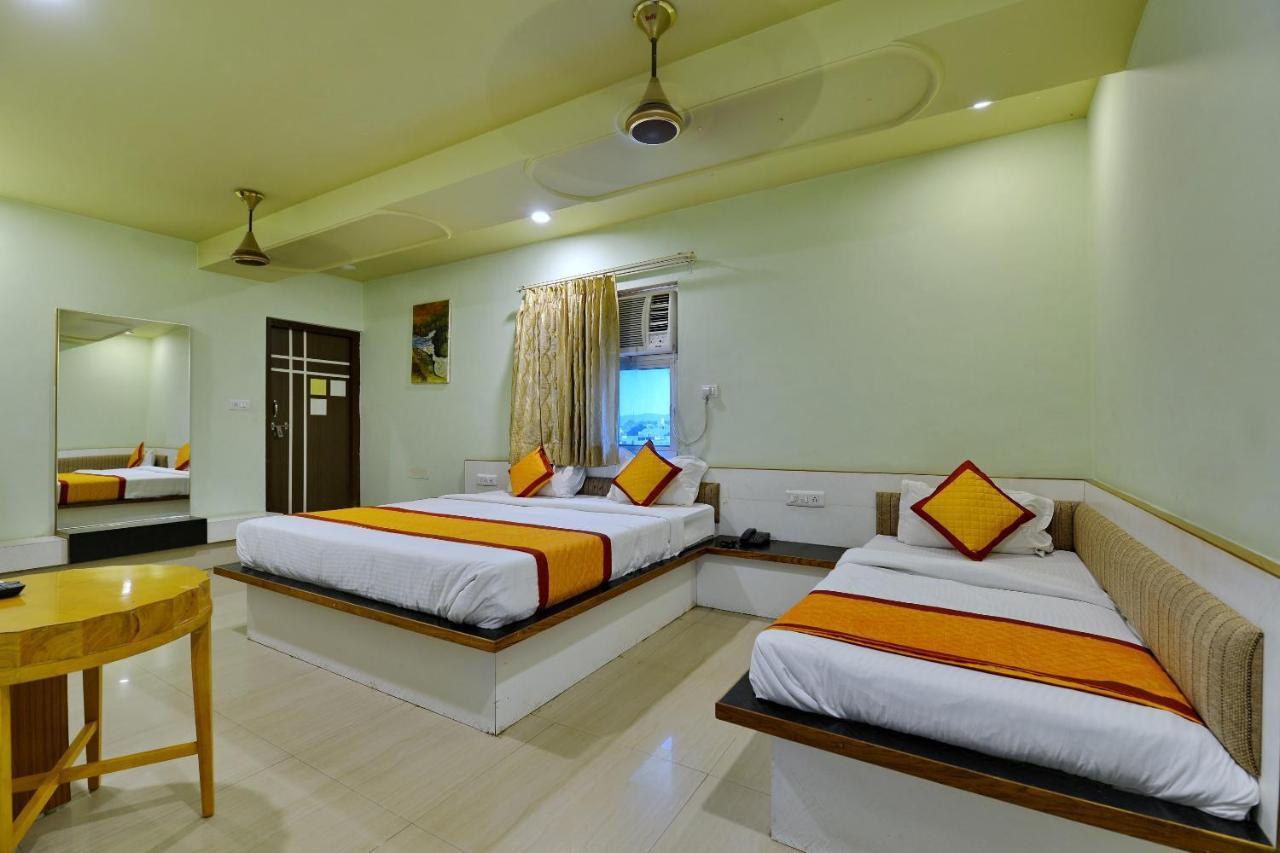 Oyo 2061 Hotel New Holiday Inn 阿杰梅尔 外观 照片